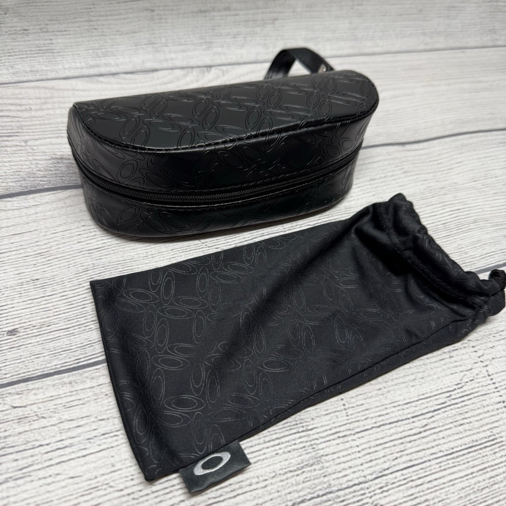 Black Oakley Sunglasses Case Faux Leather W/ Wrist Loop & Protective Pouch NEW - Picture 3 of 7